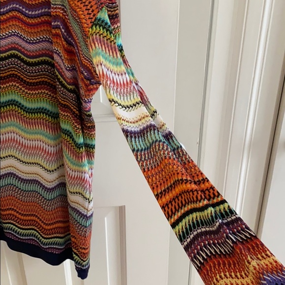 One sleeved patterned mini dress - Picture 2 of 3